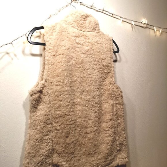 NWT Southern Shirt Women's L Soft Sherpa Vest - Picture 10 of 14